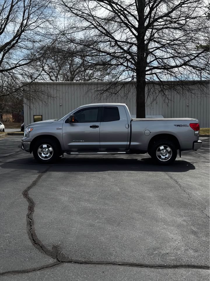 2008 Toyota Tundra Double Cab photo 3